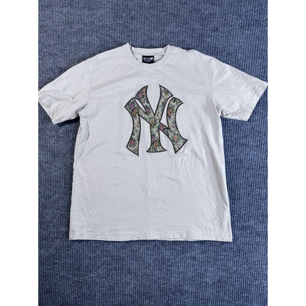 New Era New York Yankees White‎ Logo Men's or women's Cotton T-Shirt Size L